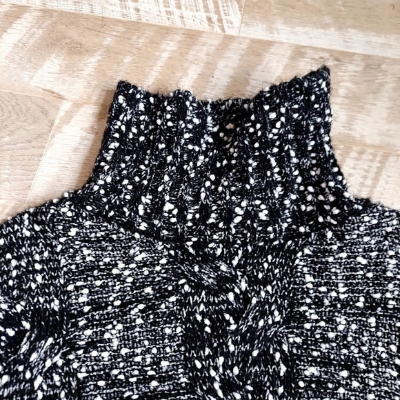 P Luca Milano Cropped Chunky Cowl Neck Sweater - Picture 3 of 10